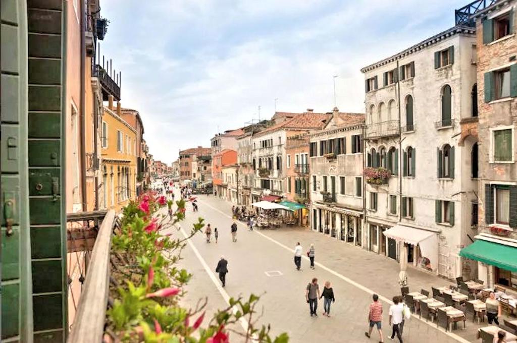 Biennale Apt Balcony Venice Exterior photo