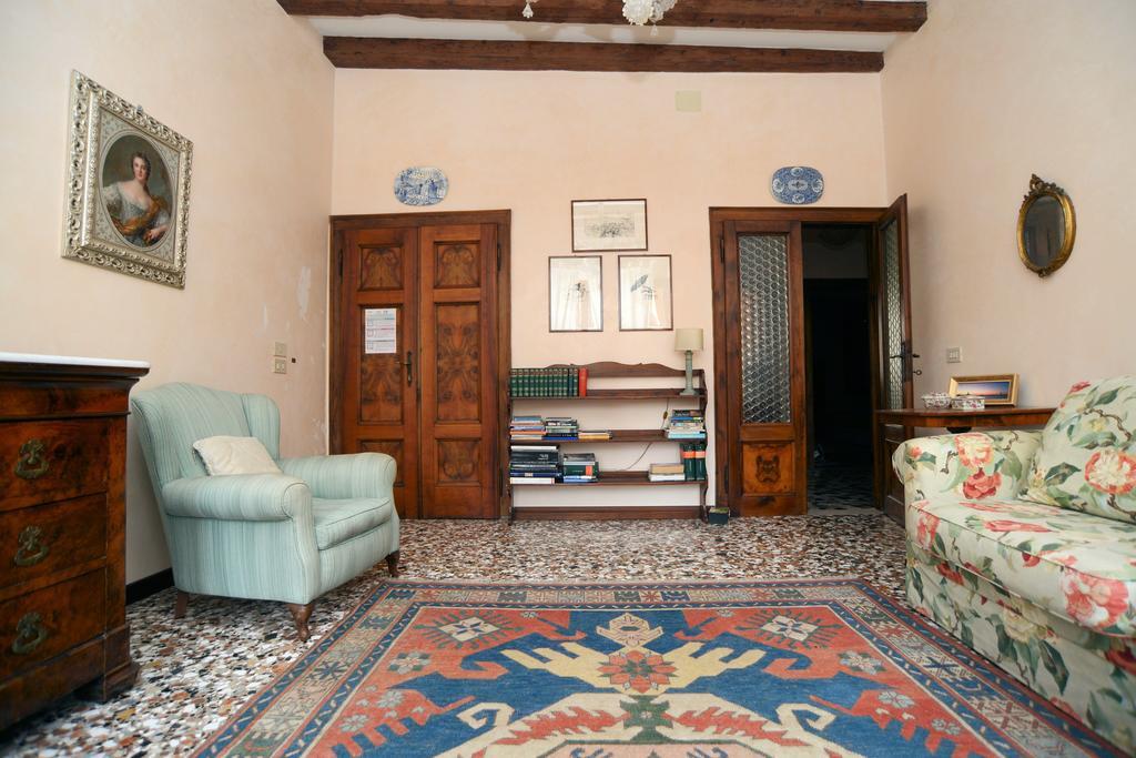 Biennale Apt Balcony Venice Exterior photo